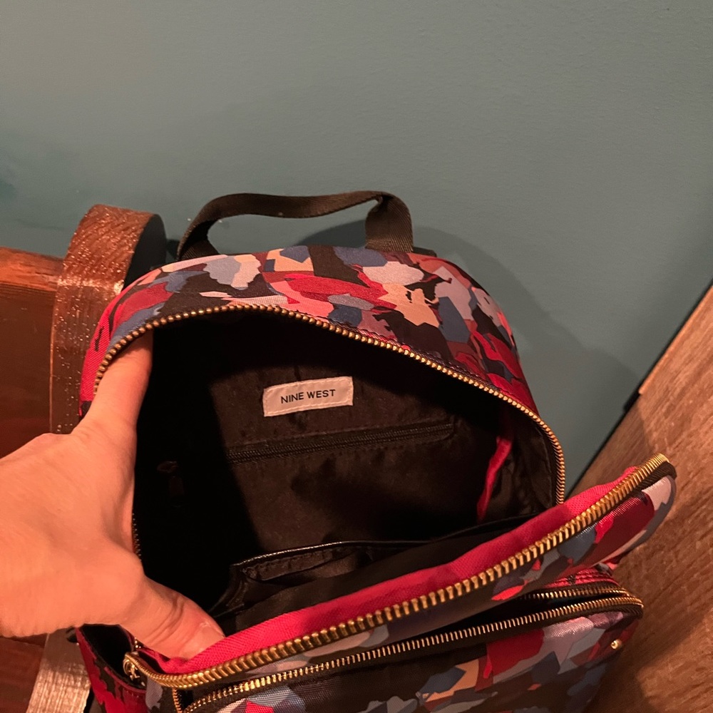 Nine West mini backpack…like new! - Picture 3 of 4